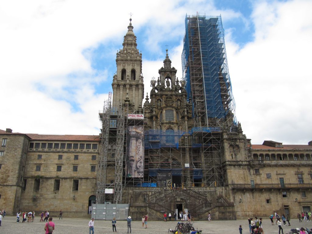 In de steigers, maar dit is de Kathedraal van Santiago de Compostela